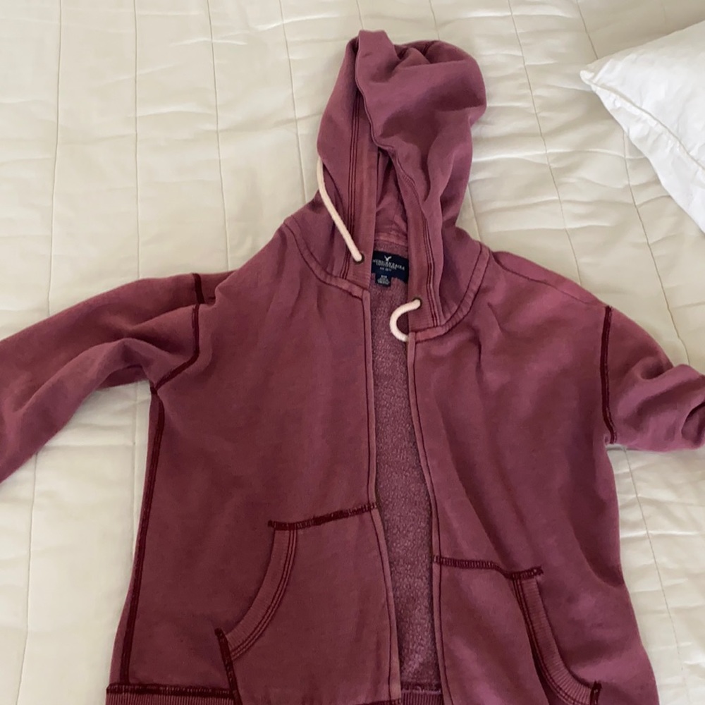 American Eagle maroon zip up